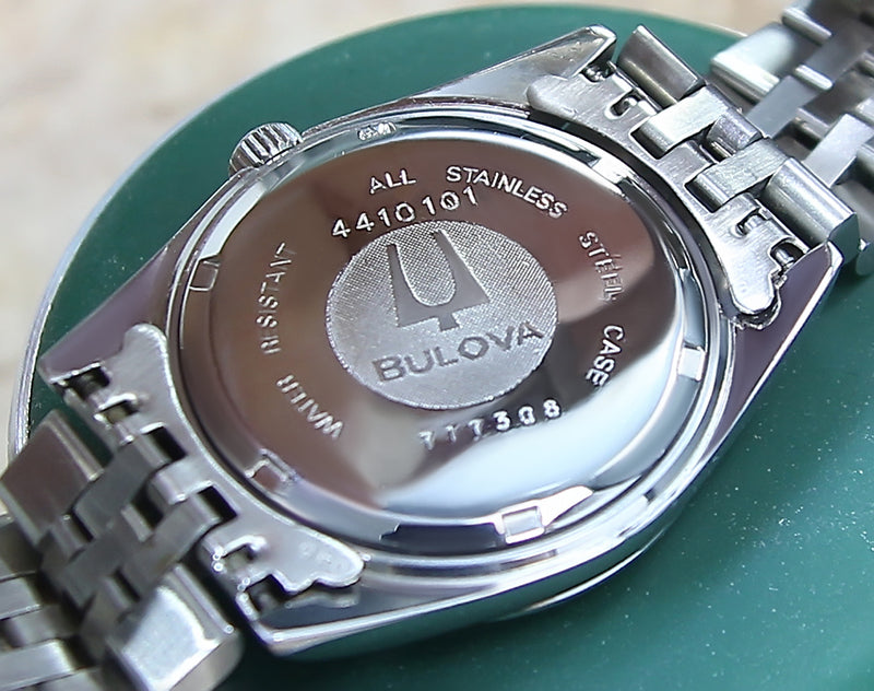 Bulova Date Calendar 1980s Vintage Auto Men's 36mm Watch