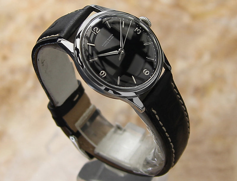 Ulysse Nardin Men's Watch - Black Dial