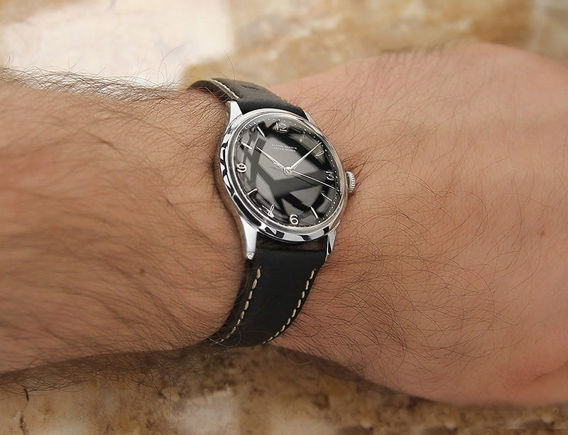 Ulysse Nardin Men's Watch - Black Dial